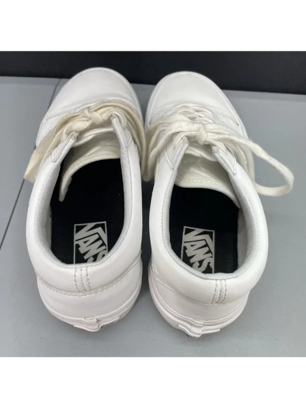 Vans Old Skool Sneakers Shoes Athletic Leather White Womens 7